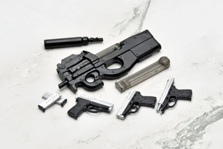 《神槍少女》經典愛槍重現！Little Armory 推出「荷莉葉特」P90、P239 武器模型組 預計 2026 年 7 月發售